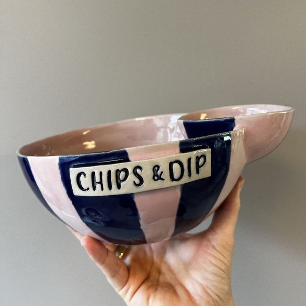 Chips og dip sk�len (M�rkebl�/lyser�d)