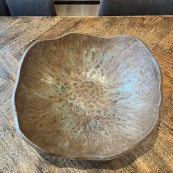 Stort unika fad i mrke farver