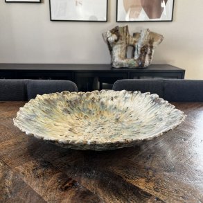 Stort unika fad i lyse farver