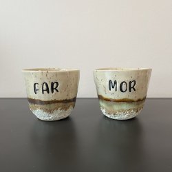 Krus med teksten "Mor"