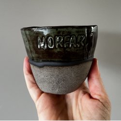 Krus med teksten "Mormor"