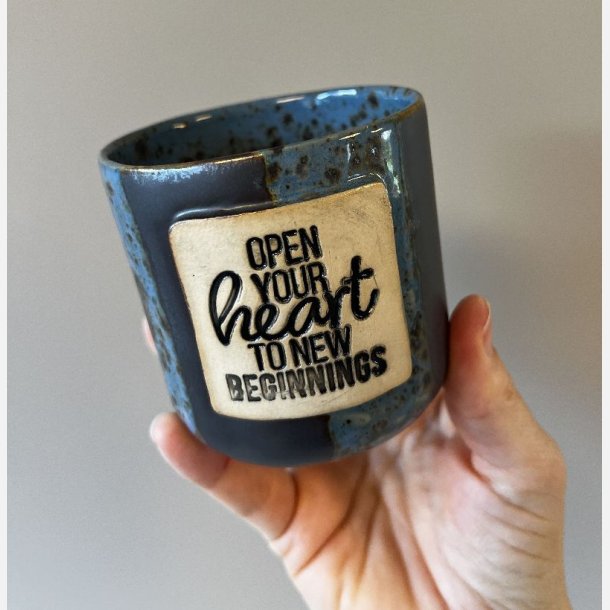 Keramik kop "Open your heart to new beginings"