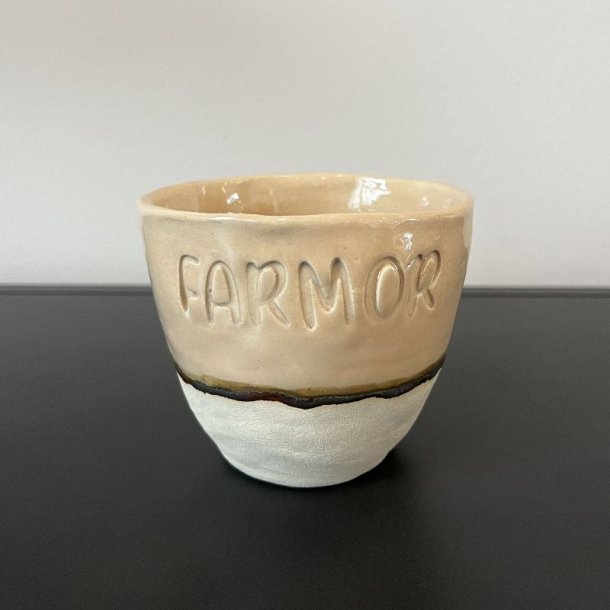 Krus med teksten "Farmor"