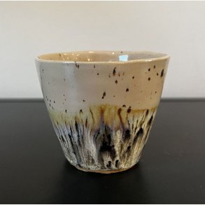 Krus i brune nuancer