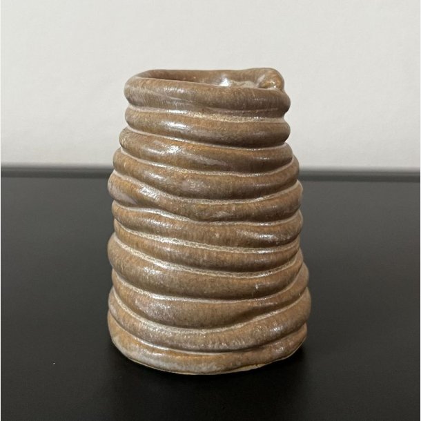 Lille vase til for�rsblomster (Lysebrun)