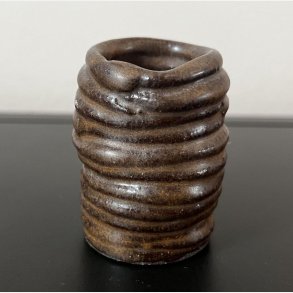 Lille vase til for�rsblomster (M�rke brun)