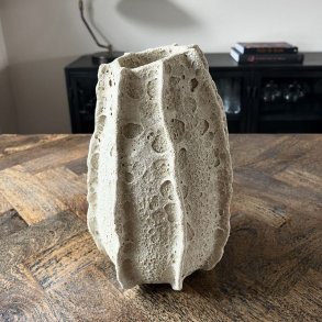 Vingevase i creme skum