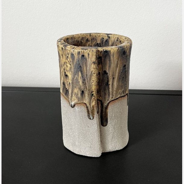 Keramikvase i retro farver