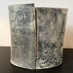 Unik YOLO vase 