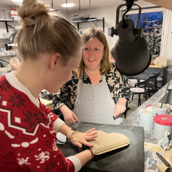 Keramikkursus "Jeg vil gerne have lidt hj�lp"